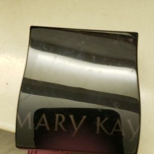 Mary kay eyeshadow compact